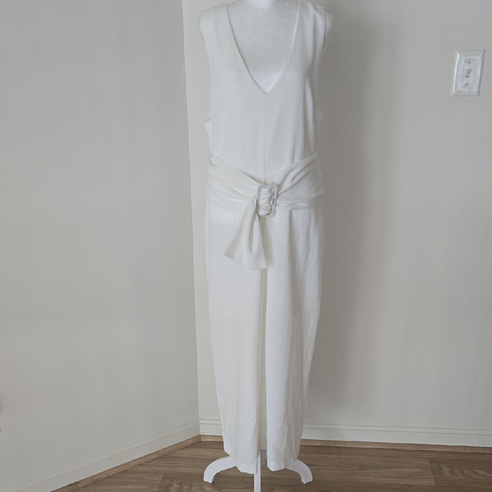 Versona Ivory Sleeveless V-Neck Jumpsuit with Waist Tie